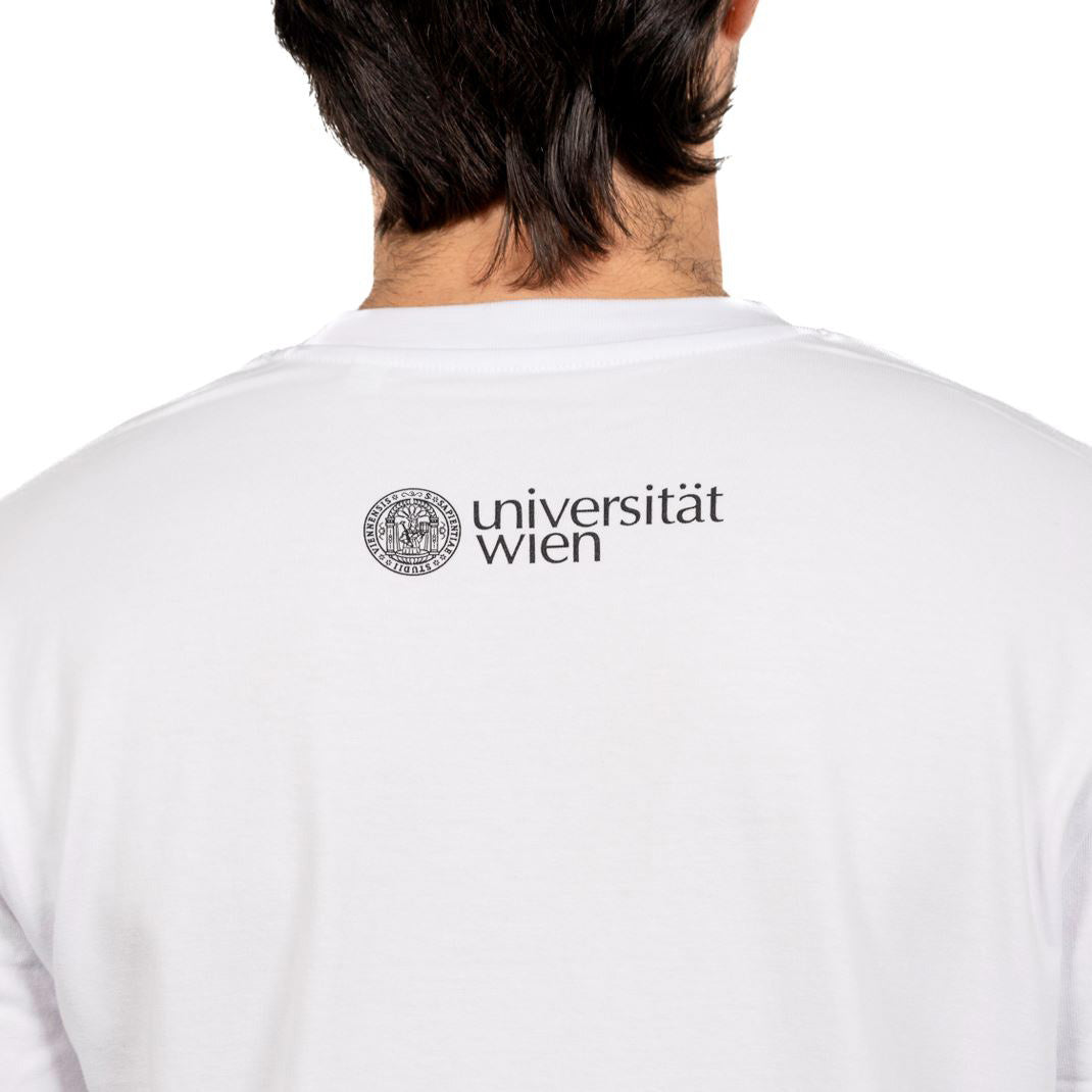 Rückansicht: weißes T‑Shirt mit schwarzem „Universität Wien“-Logo im Nackenbereich.